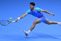 Alcaraz lập kỷ lục khi thắng ATP Finals, sẽ chơi hết mình trước Zverev