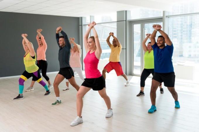 Tập aerobic giúp đốt cháy mỡ nội tạng hiệu quả.