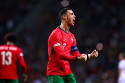 Ronaldo thông báo thời điểm giải nghệ, gửi thông điệp tới HLV Amorim của MU