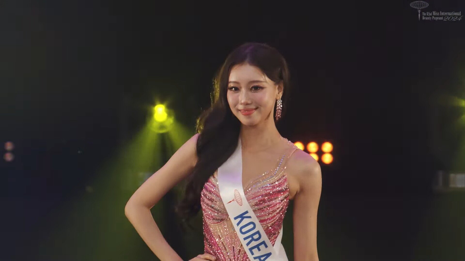 Thanh Thuỷ là Hoa hậu Việt Nam đầu tiên đăng quang Miss International 2024, làm nên lịch sử nhan sắc Việt - 12