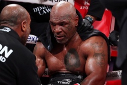 Thất bại của Mike Tyson và sự trở lại đầy đau đớn của một biểu tượng