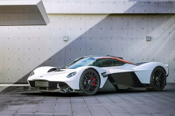 Siêu phẩm triệu USD Aston Martin Valkyrie lên sàn đấu giá