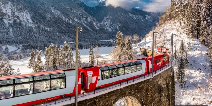 Mùa đông trên dãy Alps được du khách ví như lạc vào xứ sở thần tiên. Ảnh: My Switzeland