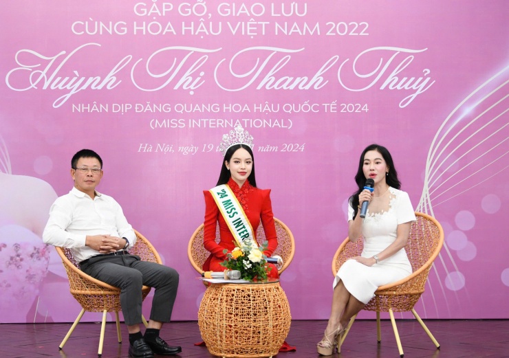 Thanh Thủy gánh vác xuất sắc sứ mệnh của đương kim Hoa hậu Việt Nam.