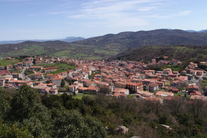 Làng Ollolai trên đảo Sardinia, Italy. Ảnh: CNN