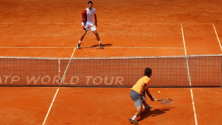 Nadal đánh bại Djokovic trong trận chung kết Rome 2012. (Clive Brunskill/Getty Images)