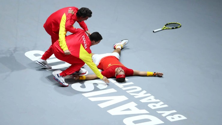 Nadal giúp Tây Ban Nha giành chức vô địch Davis Cup 2019. (Clive Brunskill/Getty Images)