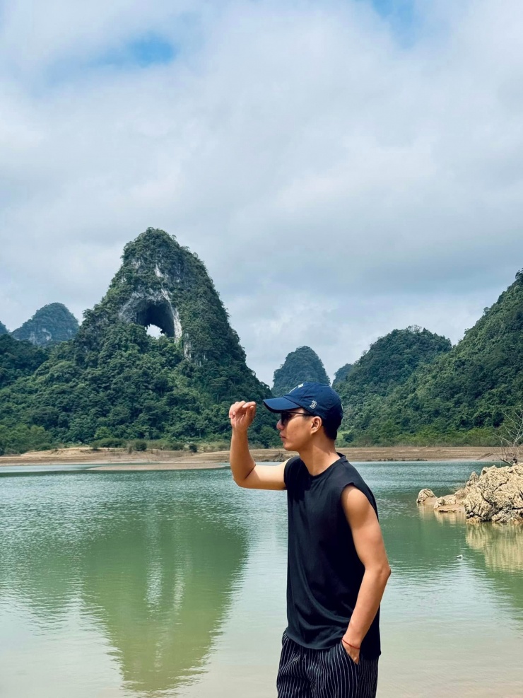 Núi Mắt Thần - tuyệt tác thiên nhiên với khung cảnh kỳ vĩ và độc đáo.