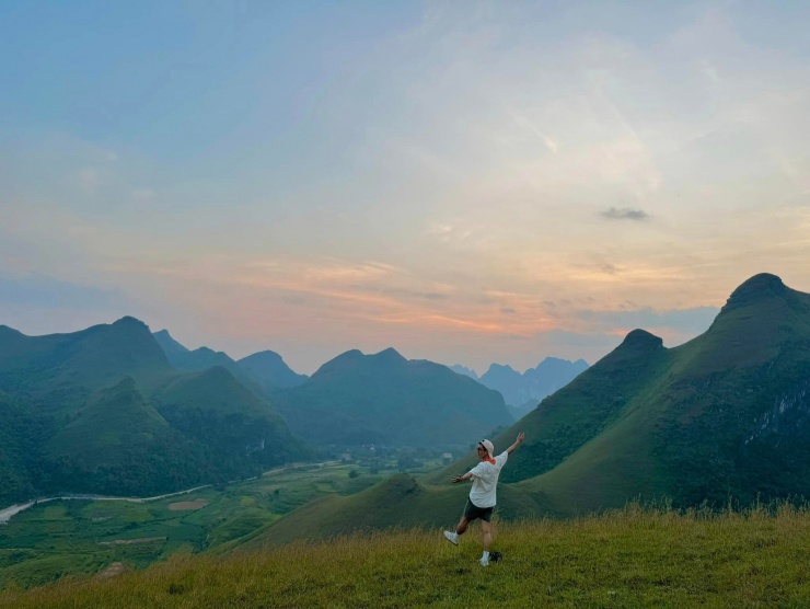 Chiêm ngưỡng thiên nhiên tuyệt đẹp hiện ra trước mắt du khách.