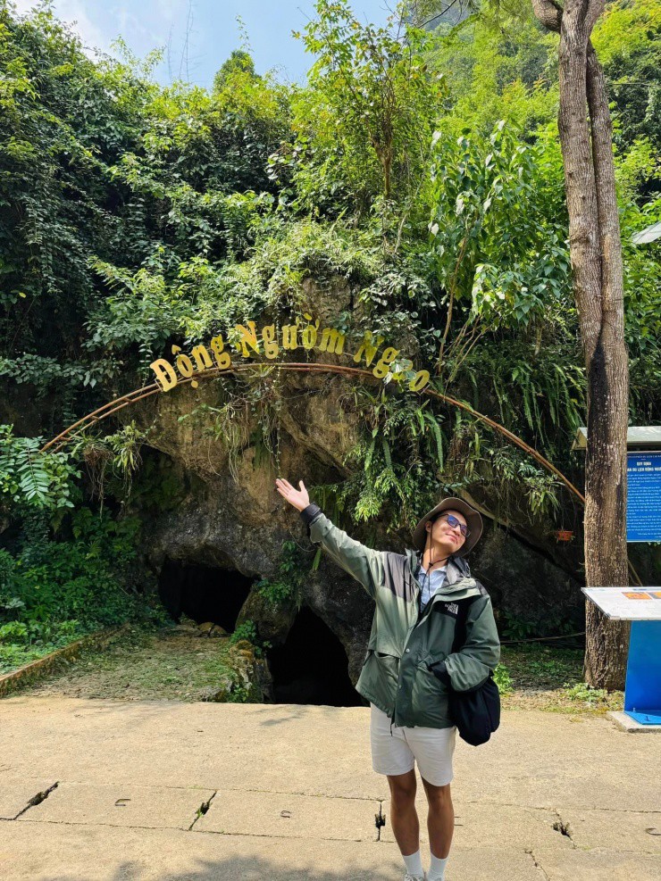 Động Ngườm Ngao mê hoặc với cảnh quan tự nhiên độc đáo.