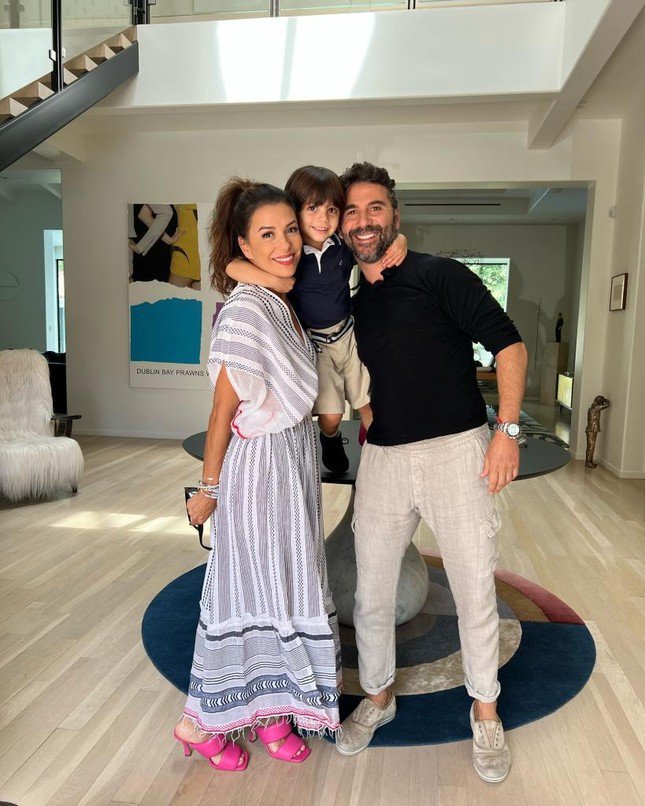 Eva Longoria cùng chồng con chuyển đến định cư ở Mexico và Tây Ban Nha. Ảnh: IG.