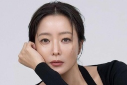 Kim Hee Sun dùng dầu ô liu để dưỡng da căng bóng