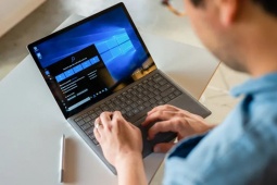 Microsoft đang khiến người dùng Windows 10 bực mình