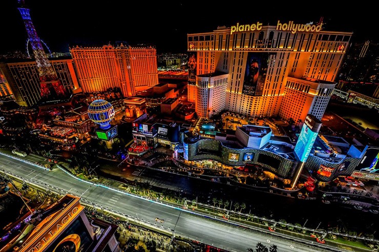 Màn đêm huyền ảo ở Las Vegas