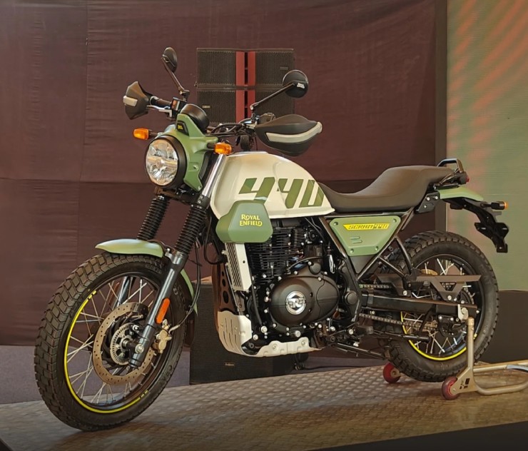 Trình làng 2025 Royal Enfield Scram 440 màu xanh quân sự, đẹp hút mắt - 2