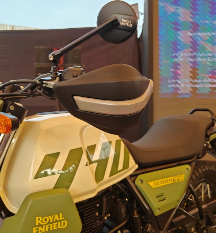 Trình làng 2025 Royal Enfield Scram 440 màu xanh quân sự, đẹp hút mắt - 5