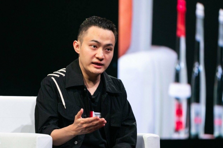 Justin Sun là một doanh nhân tiền mã hóa và nhà sưu tầm nghệ thuật. Ông gọi tác phẩm quả chuối dán tường là một "hiện tượng văn hóa kết nối thế giới nghệ thuật, meme và cộng đồng tiền điện tử”. Ảnh: Instagram