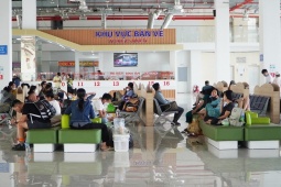 Lượng khách qua bến xe TP HCM dịp Tết Nguyên đán 2025 dự báo ngang bằng cùng kỳ, giá vé xe tăng 40-60%