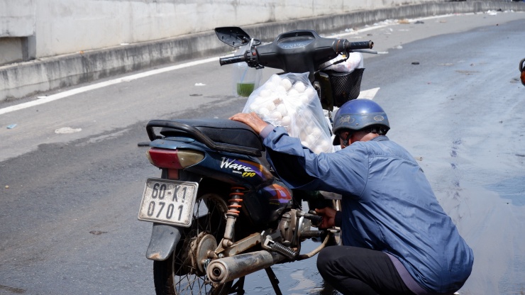 Một phương tiện bị chết máy.