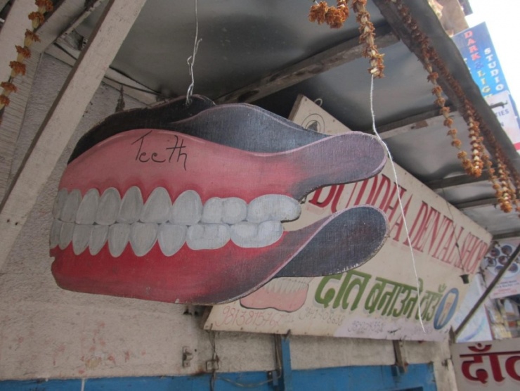 Gốc cây bằng tiền xu 'chữa đau răng' ở Nepal - 4