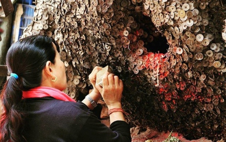 Gốc cây bằng tiền xu 'chữa đau răng' ở Nepal - 7