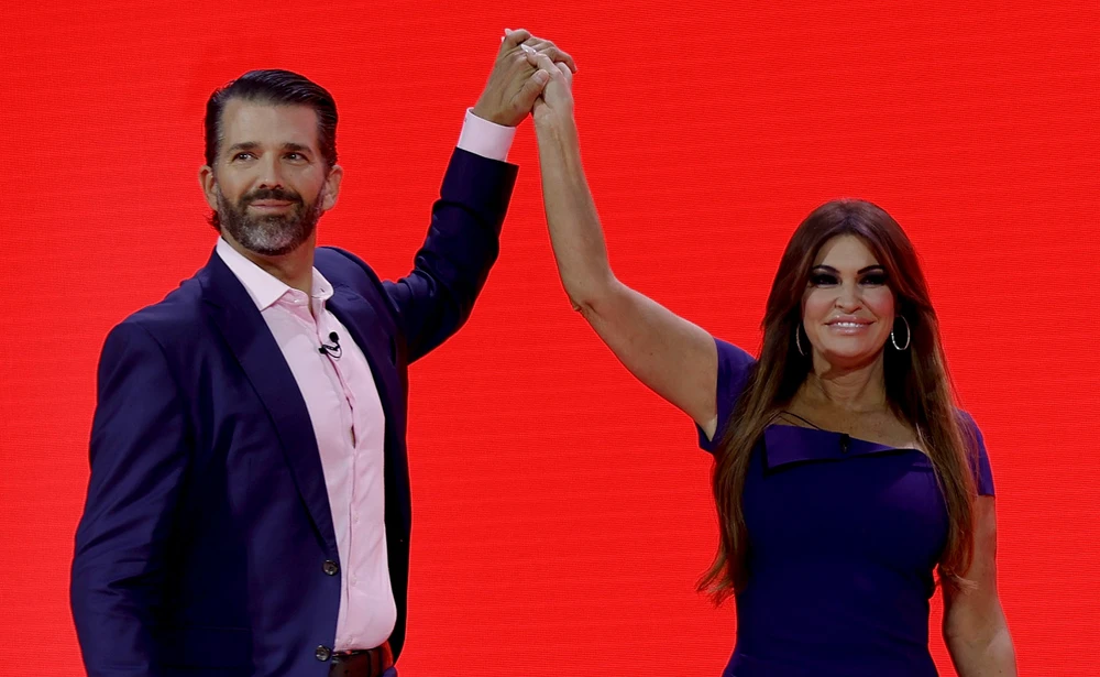 Bà Kimberly Guilfoyle và ông Donald Trump Jr.. Ảnh: GETTY IMAGES