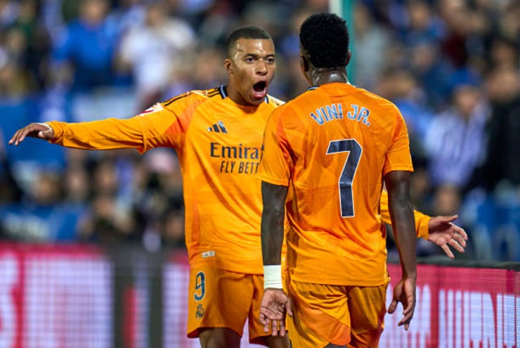 Mbappe và Vinicius cùng làm nên bàn mở tỷ số cho Real Madrid