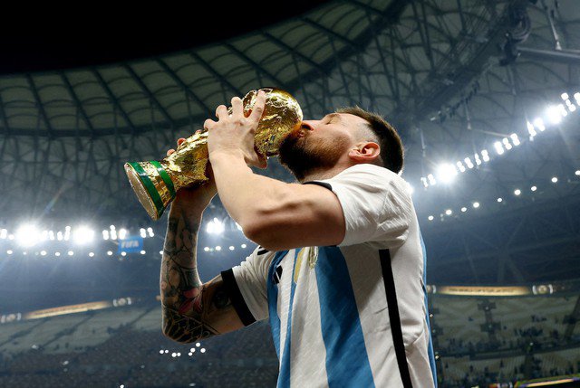 Messi vươn lên trong cuộc tranh luận nhờ chức vô địch World Cup