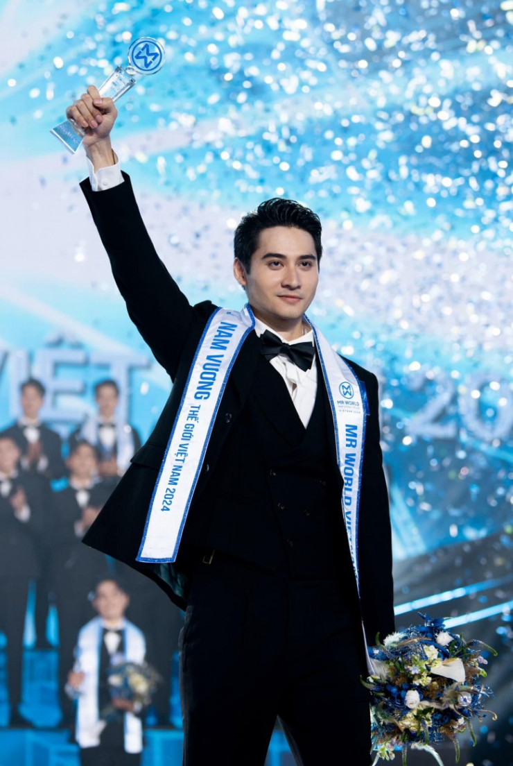 Phạm Tuấn Ngọc xuất sắc trở thành Á&nbsp;vương 1 tại Mr World nhờ vẻ điển trai, phong thái lịch lãm.