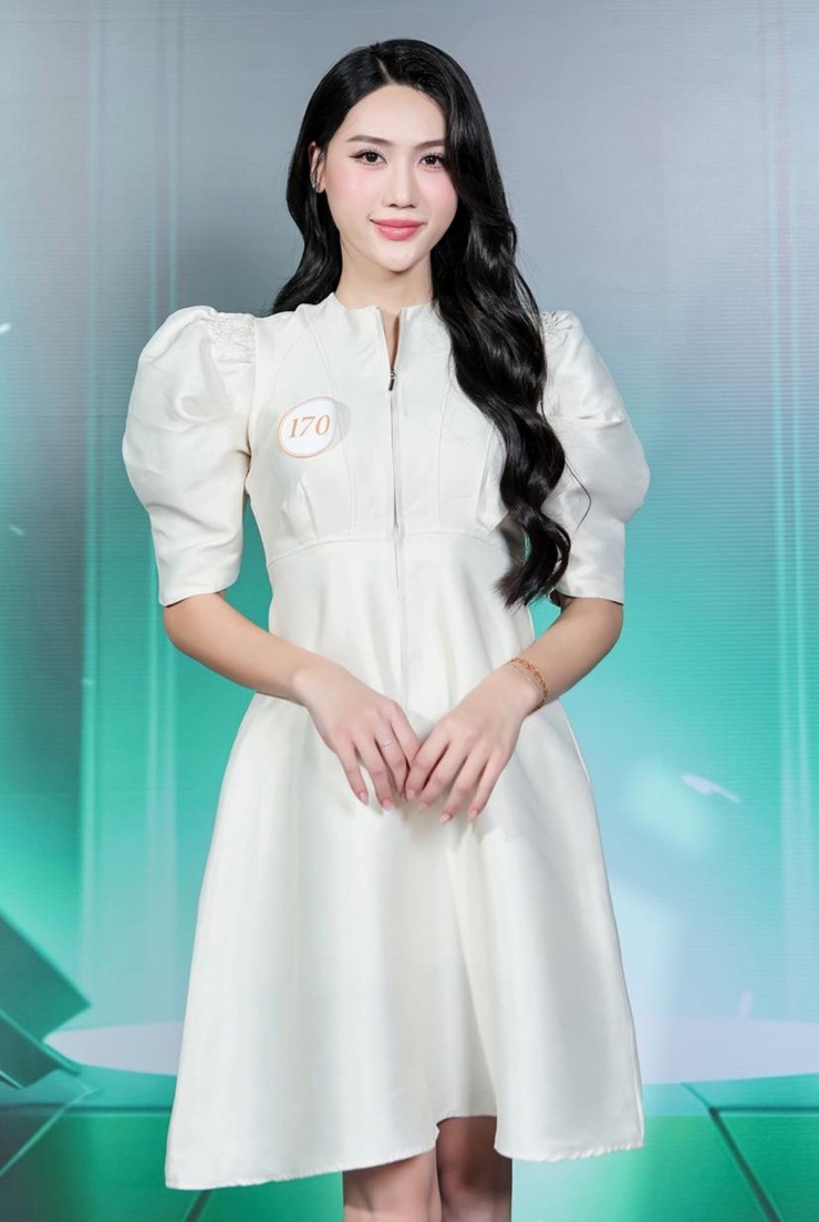 Thí sinh có ngoại hình được nhận xét giống Miss Universe Vietnam Bùi Quỳnh Hoa.