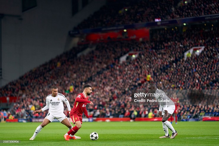 Mbappe và Salah đối đầu nhau trên sân Anfield