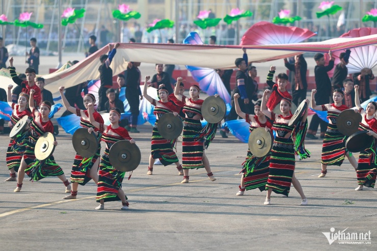 Triển lãm Quốc phòng Quốc tế Việt Nam lần thứ 2 chuẩn bị khai mạc: Hùng tráng, ấn tượng