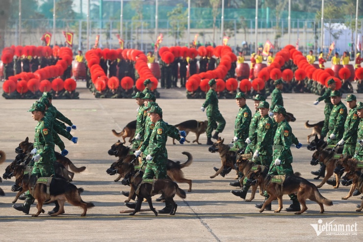 Triển lãm Quốc phòng Quốc tế Việt Nam lần thứ 2 chuẩn bị khai mạc: Hùng tráng, ấn tượng