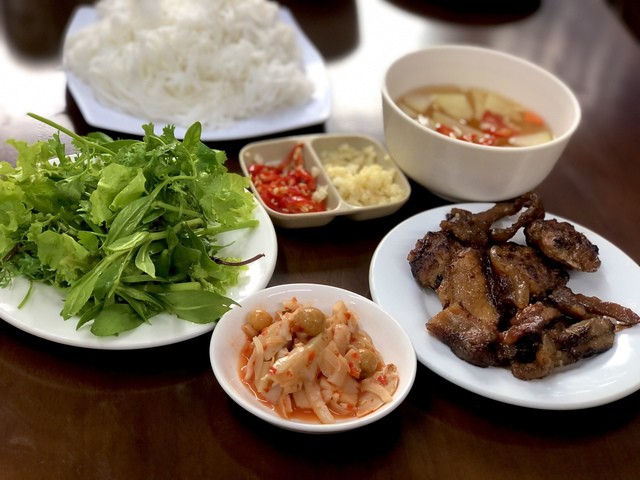 Bún chả.