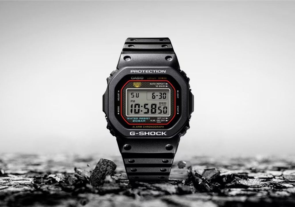 Casio&nbsp;G-Shock DW-5000R có&nbsp;thiết kế cổ điển từ nguyên bản năm 1983.