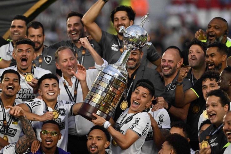 Botafogo&nbsp;vô địch&nbsp;Copa Libertadores sau trận chung kết giàu cảm xúc