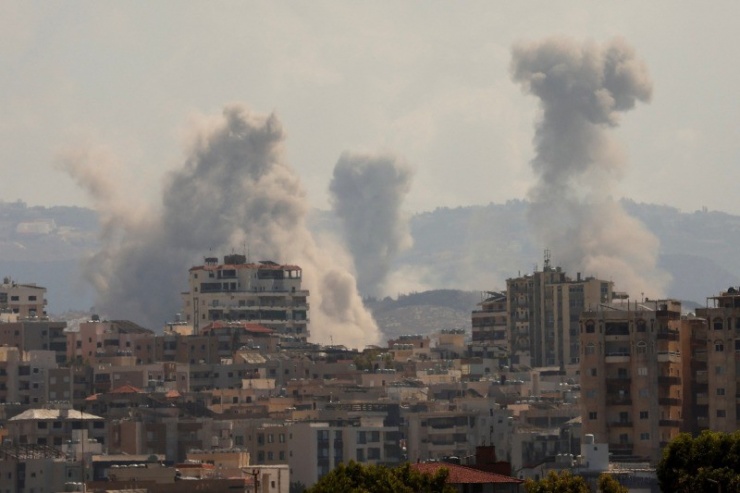 Khói bốc lên sau một đợt tập kích của Israel vào Lebanon. Ảnh: GettyImages