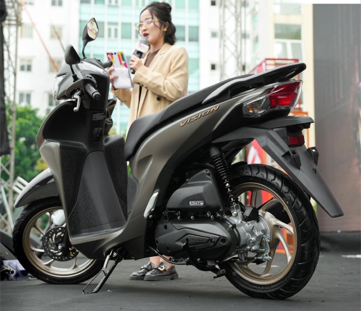 Giá xe ga Honda Vision đầu tháng 12/2024, chênh gần 2 triệu đồng - 1