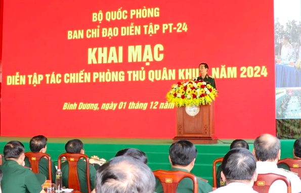 Toàn cảnh buổi khai mạc diễn tập tác chiến phòng thủ Quân khu 7 năm 2024. Ảnh: TTXVN.