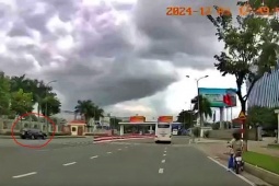 Xe biển xanh ngang nhiên chạy ngược chiều vào sân bay Đà Nẵng, tài xế lĩnh mức phạt nặng