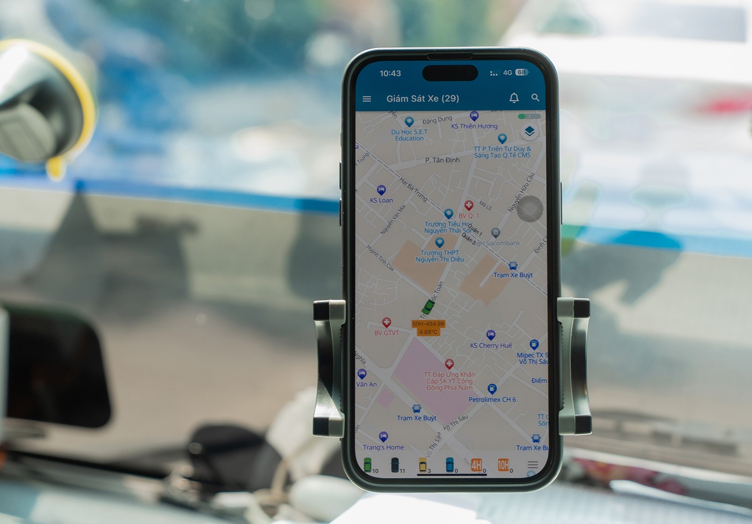 Phần mềm định vị GPS giúp cập nhật thông tin về lộ trình và nhiệt độ vắc xin trên xe theo thời gian thực