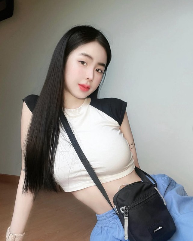 Hot girl xinh đẹp mặc gợi cảm khi ra đường - 6