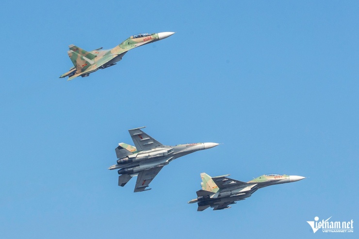 Phi công Su-30MK2 &#39;hé lộ&#39; bài bay độc đáo sẽ biểu diễn ở triển lãm Quốc phòng - 11