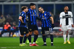 Rực lửa Serie A: Đương kim vô địch Inter Milan vượt khó, ngôi đầu tạm đổi chủ