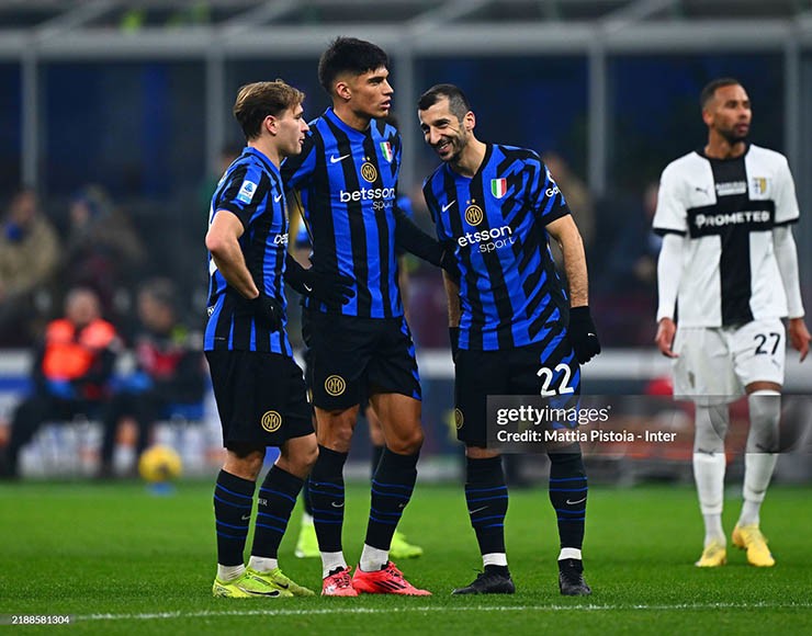 Inter Milan giành chiến thắng quan trọng