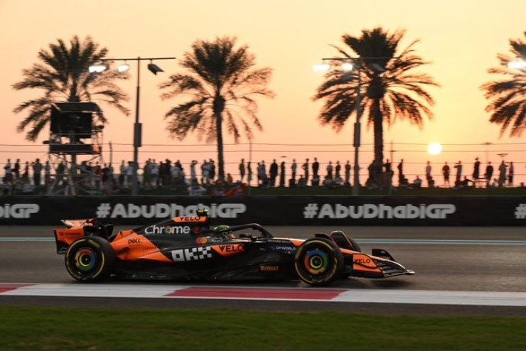 Đua xe F1, Abu Dhabi GP: Ferrari bị phạt "nặng", McLaren “chạm một tay” vào chức vô địch - 1