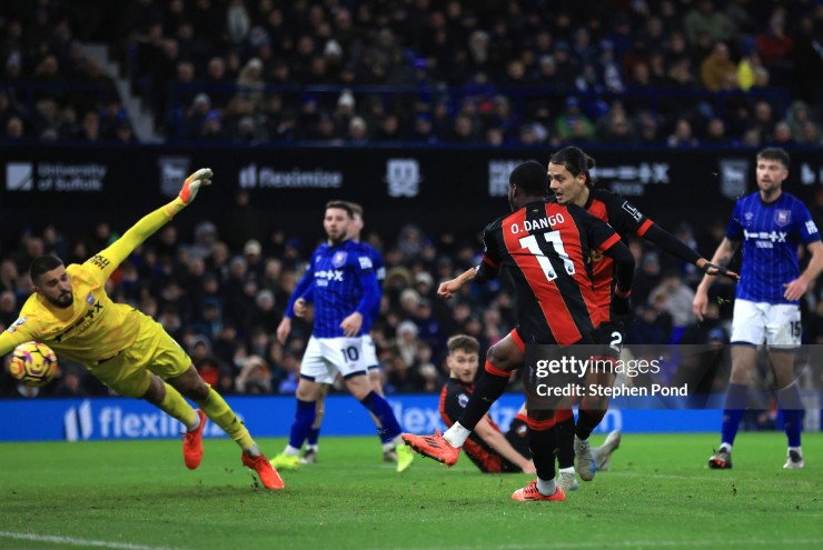 Bournemouth có màn ngược dòng đầy bất ngờ