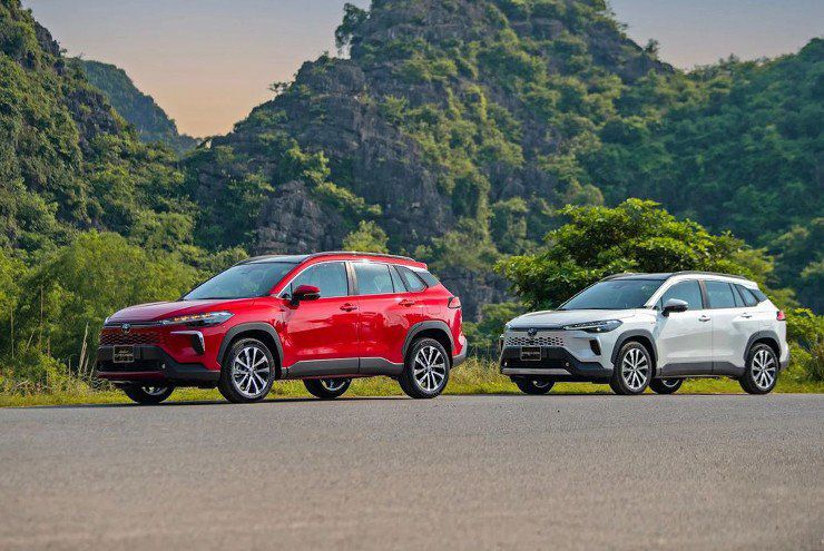 Toyota Corolla Cross giá từ 820 triệu: Xe gia đình gầm cao có gì hấp dẫn? - 1