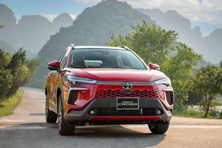 Toyota Corolla Cross giá từ 820 triệu: Xe gia đình gầm cao có gì hấp dẫn? - 2