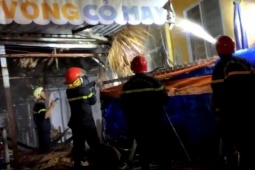 Đêm kinh hoàng tại quán cà phê võng TP.HCM: Ngọn lửa ngùn ngụt, nhiều vật liệu dễ cháy